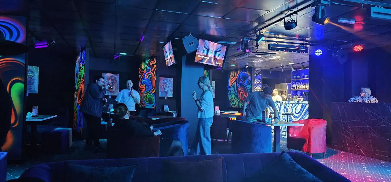 Караоке-клуб (бар) Неон Москва м. Бауманская